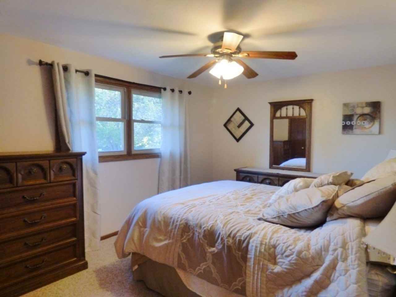 2171 Packerland Dr - Photo 6 of 10