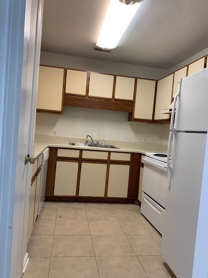1200 Zion Dr #B5 - Photo 6 of 11