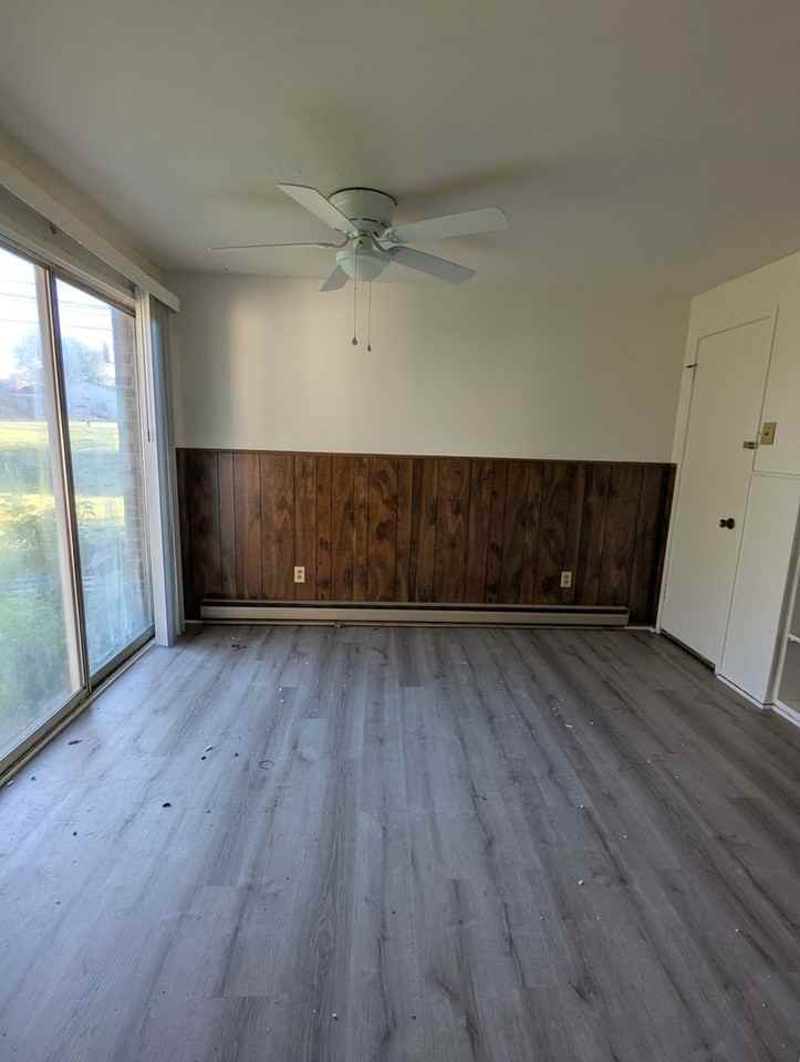 230 Surrey Ct - Photo 7 of 14