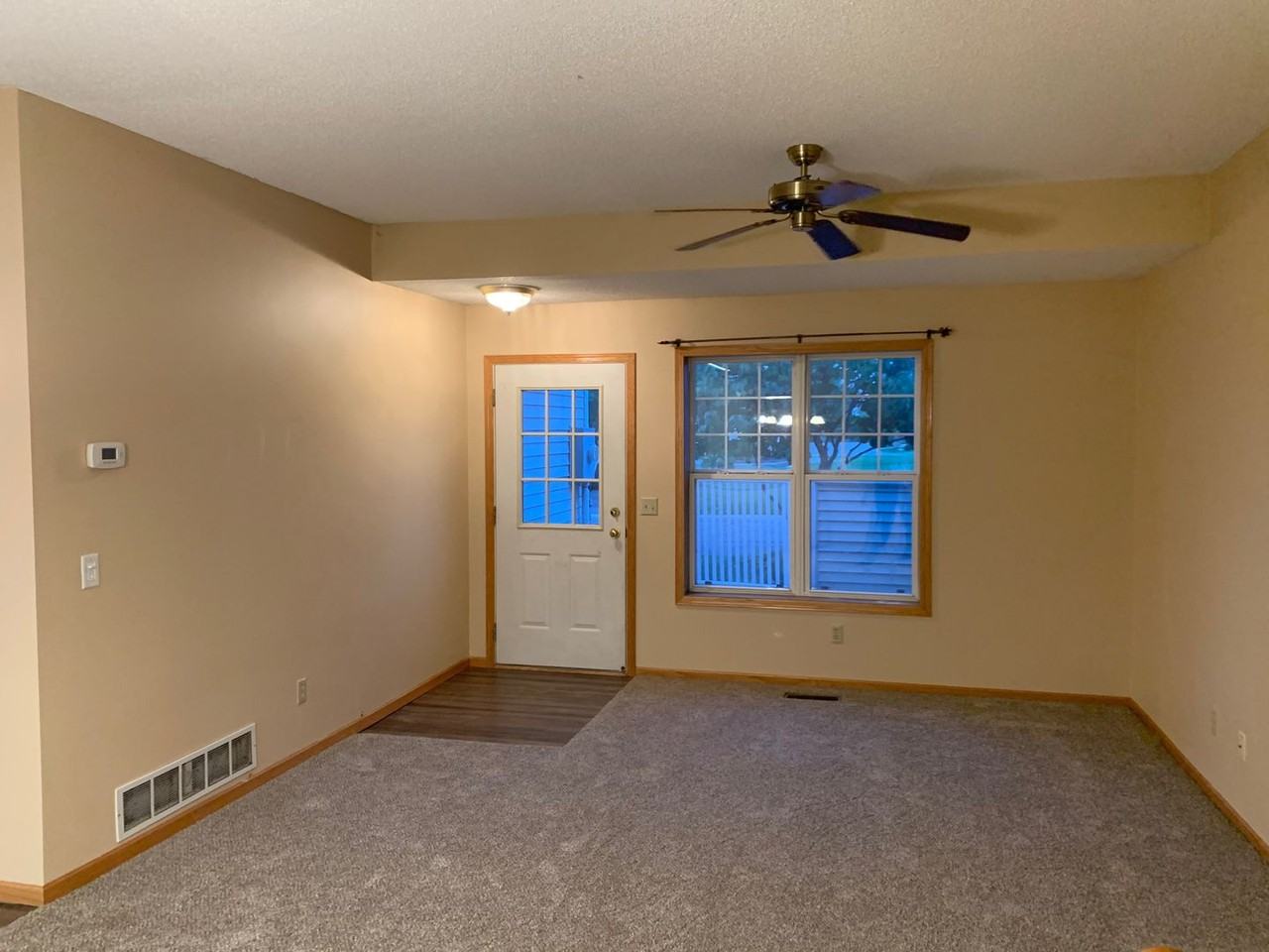 450 Hickory Ln N - Photo 5 of 10
