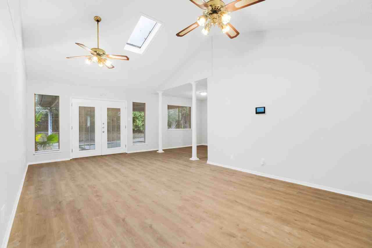 7710 Pipers View St - Photo 7 of 26