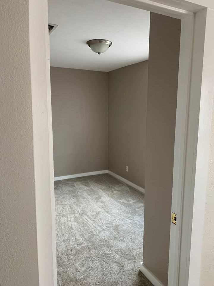 19609 E South Ave - Photo 7 of 17