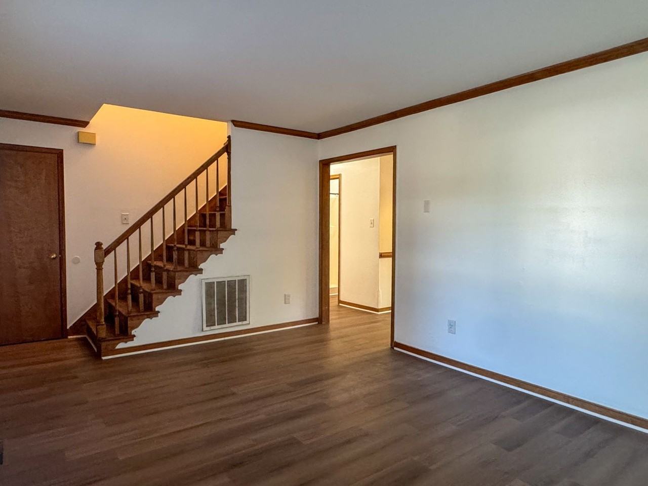 4345 Martinson Ln - Photo 6 of 37