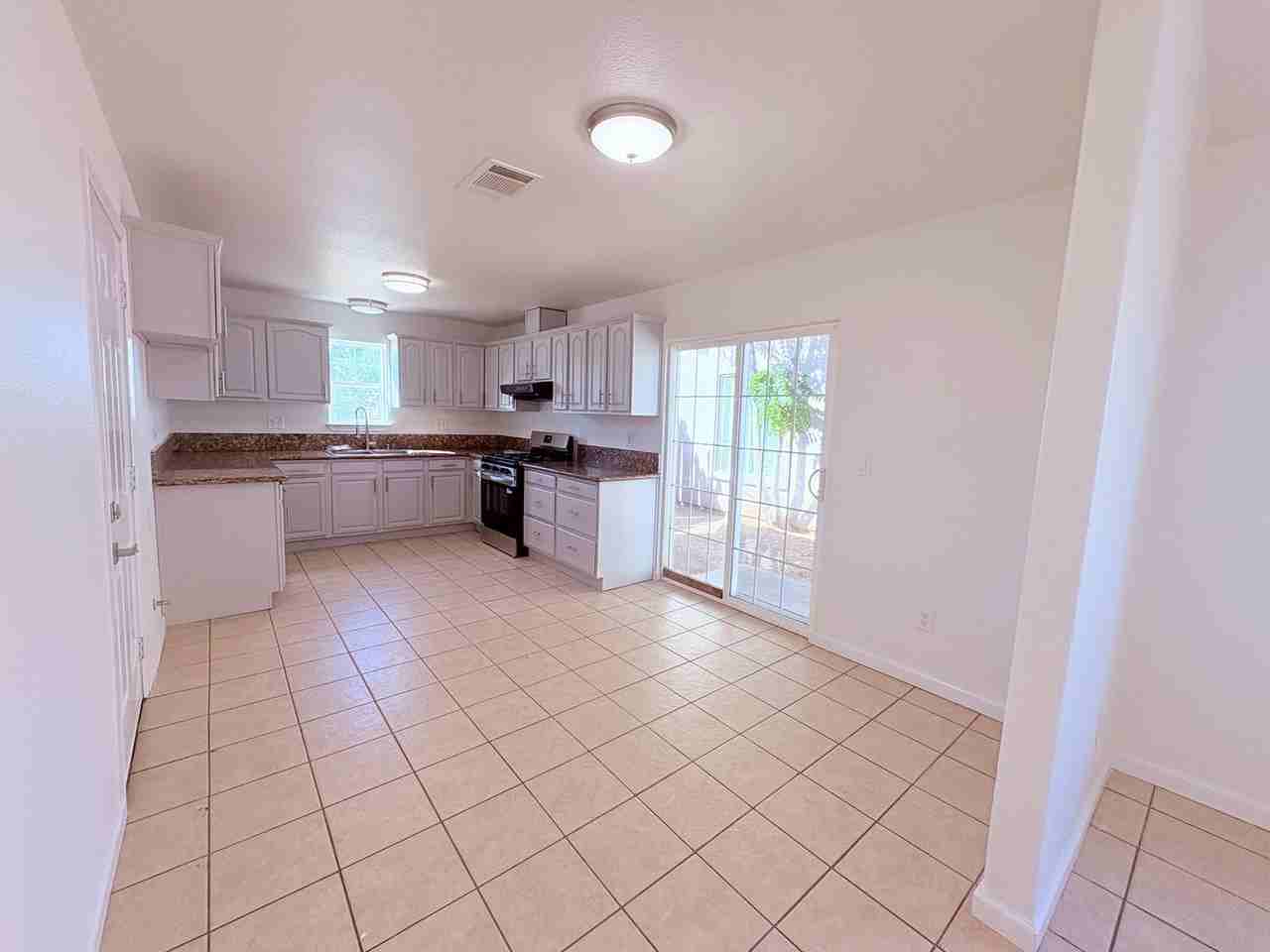 1405 Nogales St - Photo 3 of 13