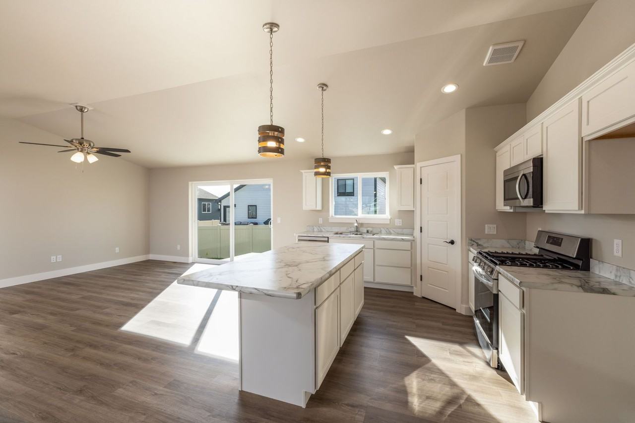 3140 Forbes Blvd - Photo 2 of 14