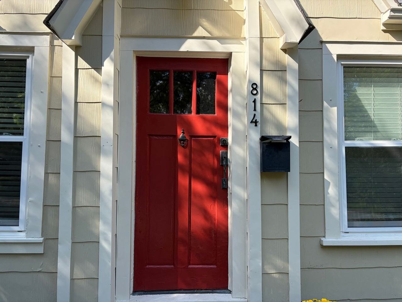 814 W Knox St - Photo 2 of 19