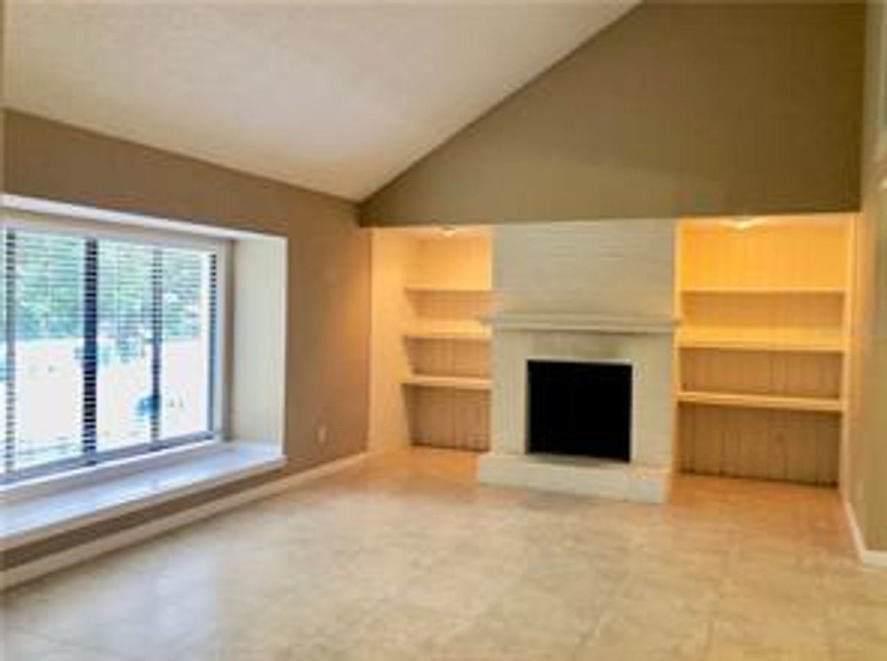 4500 Winderlakes Dr - Photo 2 of 10