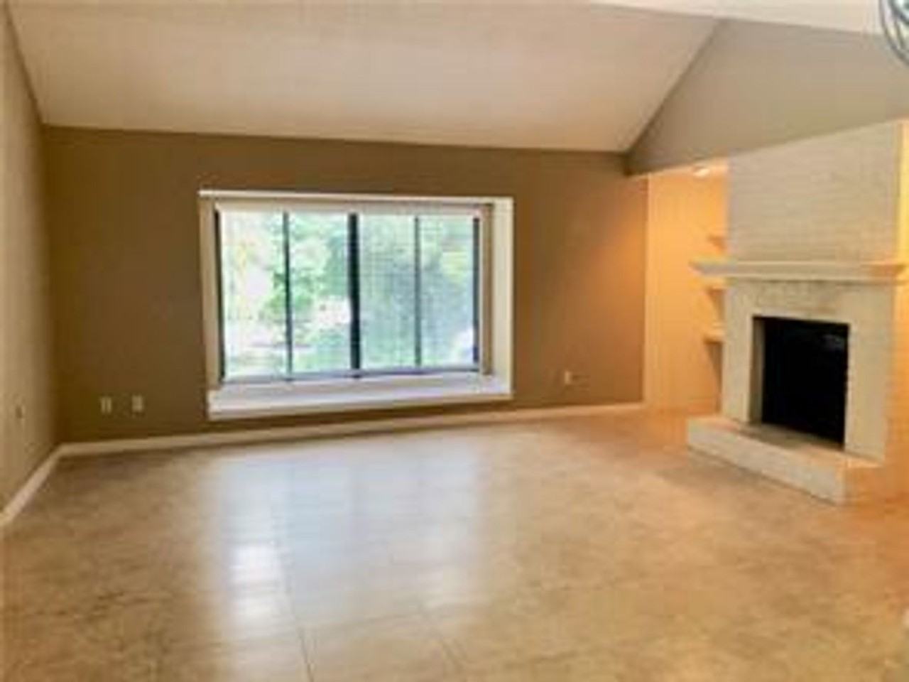 4500 Winderlakes Dr - Photo 3 of 10