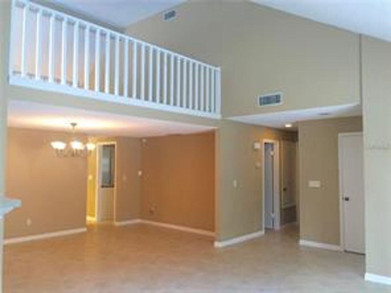 4500 Winderlakes Dr - Photo 4 of 10