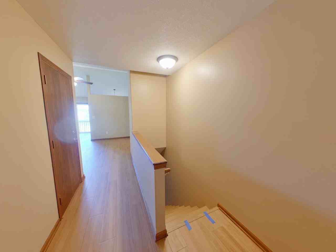 1020 W Clyde St - Photo 2 of 17