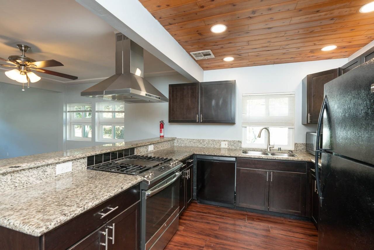 1511 Glenwood Dr - Photo 6 of 22