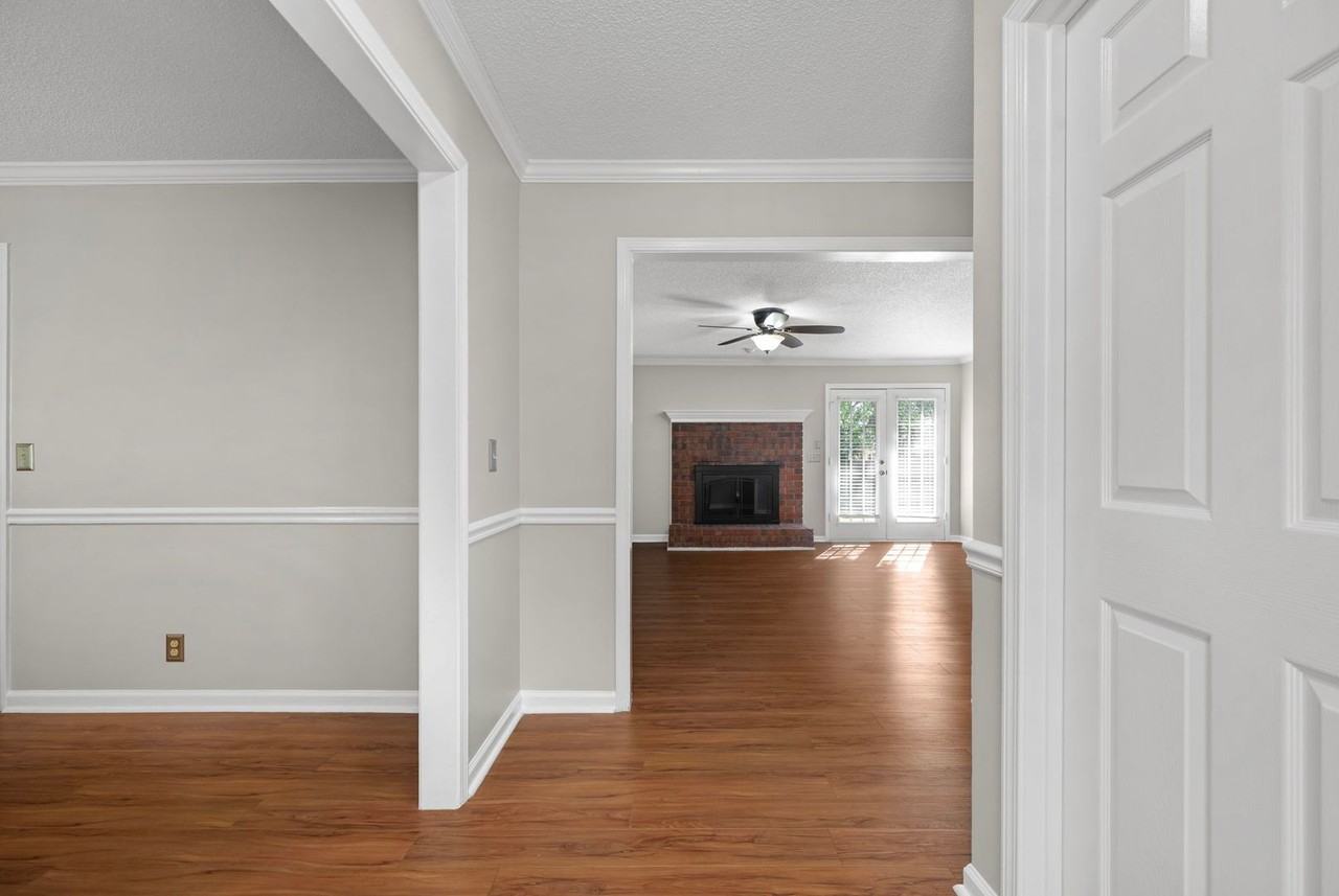 703 Princess Ct - Photo 5 of 38