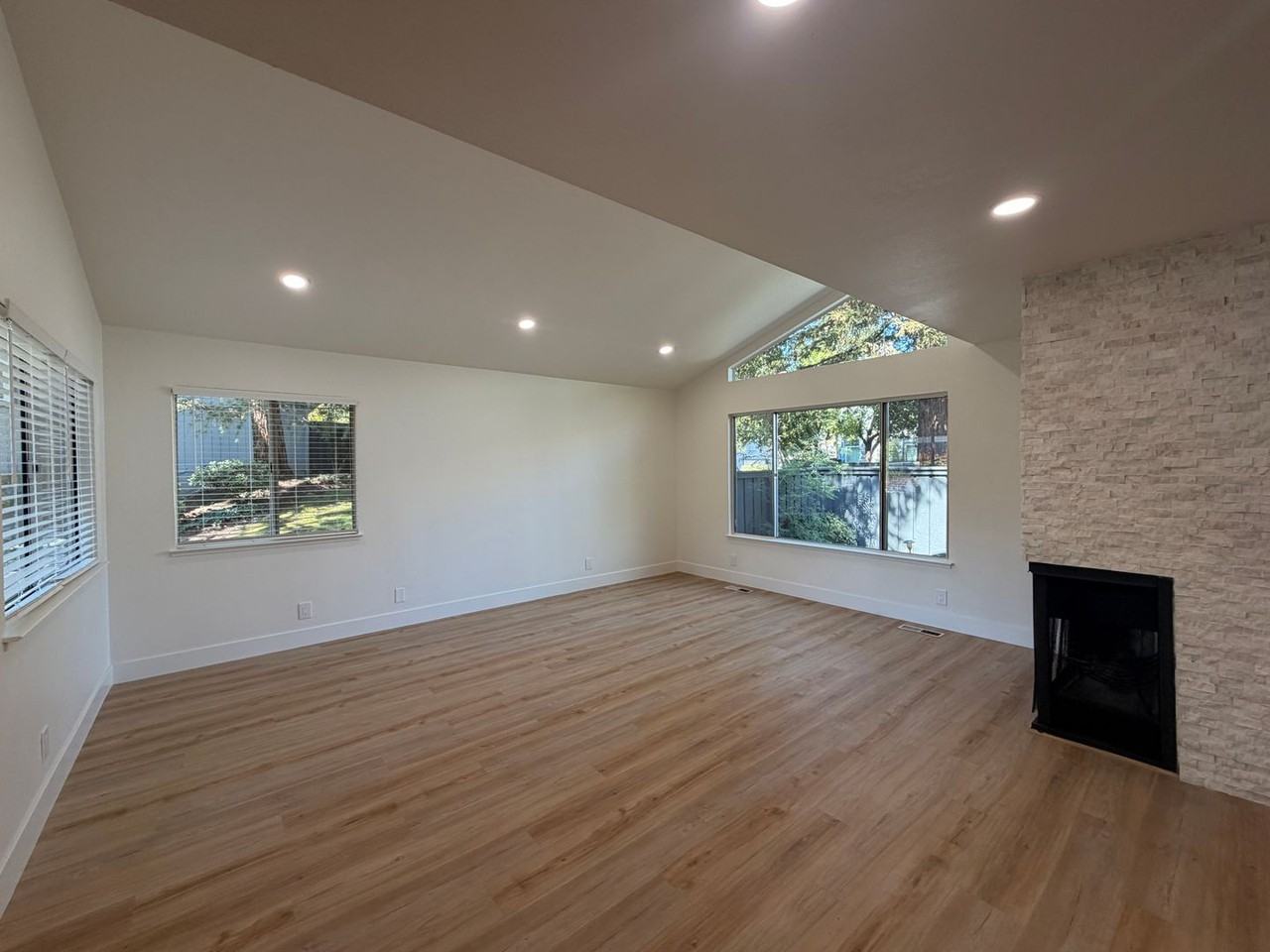 7386 Tulare Hill Dr - Photo 2 of 19