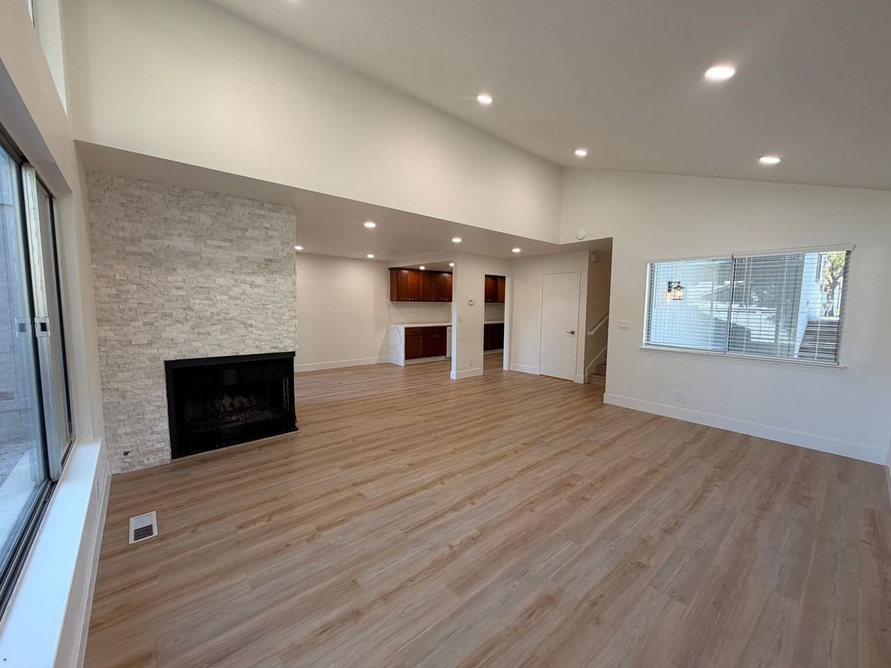 7386 Tulare Hill Dr - Photo 3 of 19