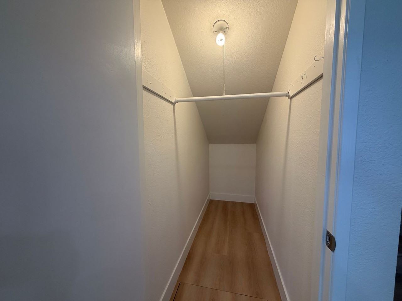 7386 Tulare Hill Dr - Photo 4 of 19