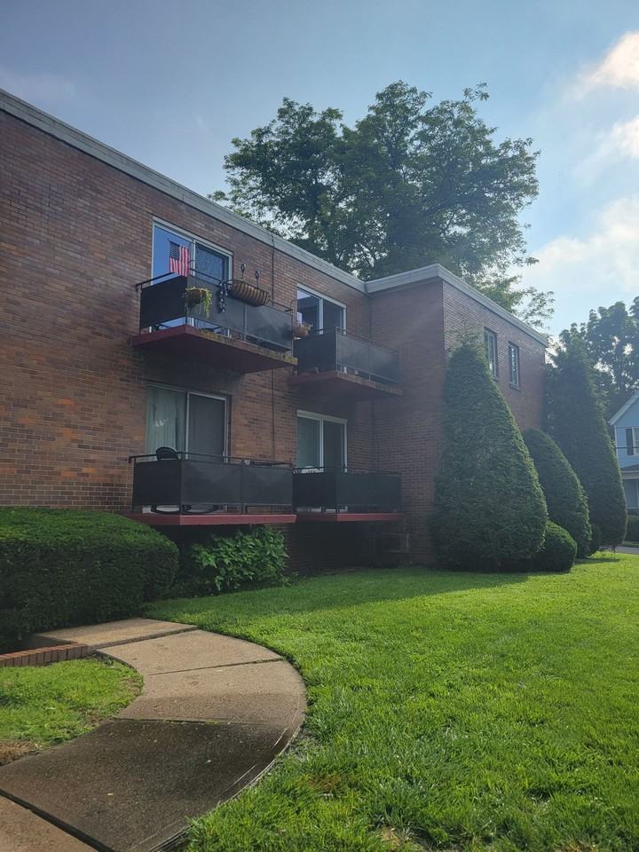 Penn Apartments - Photo 6 of 21