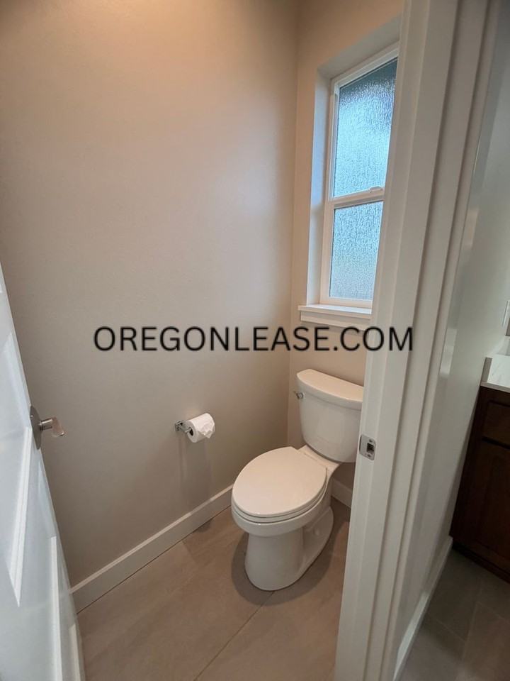 1007 S 46th St - Photo 4 of 13