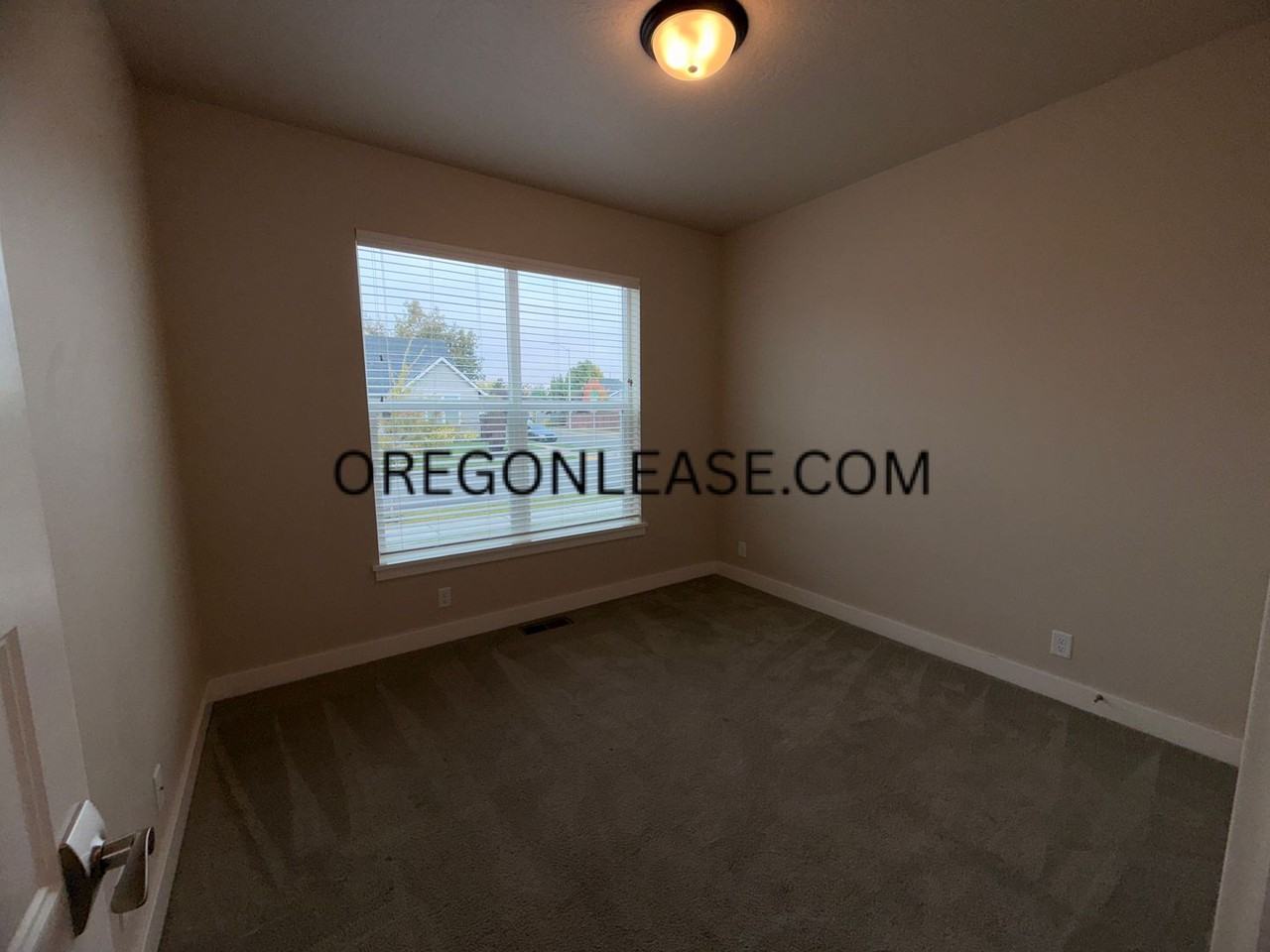 1007 S 46th St - Photo 5 of 13
