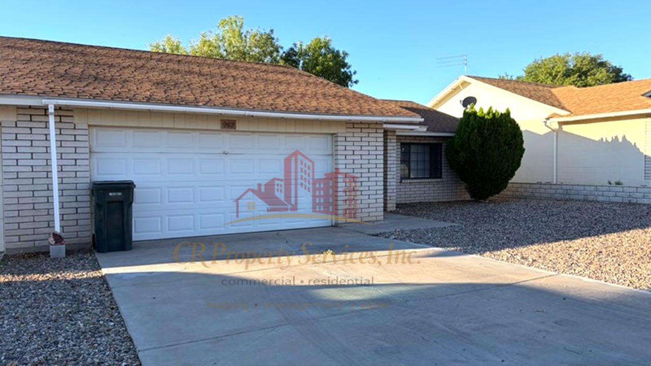 982 Shadow Crest Way - Photo 3 of 15