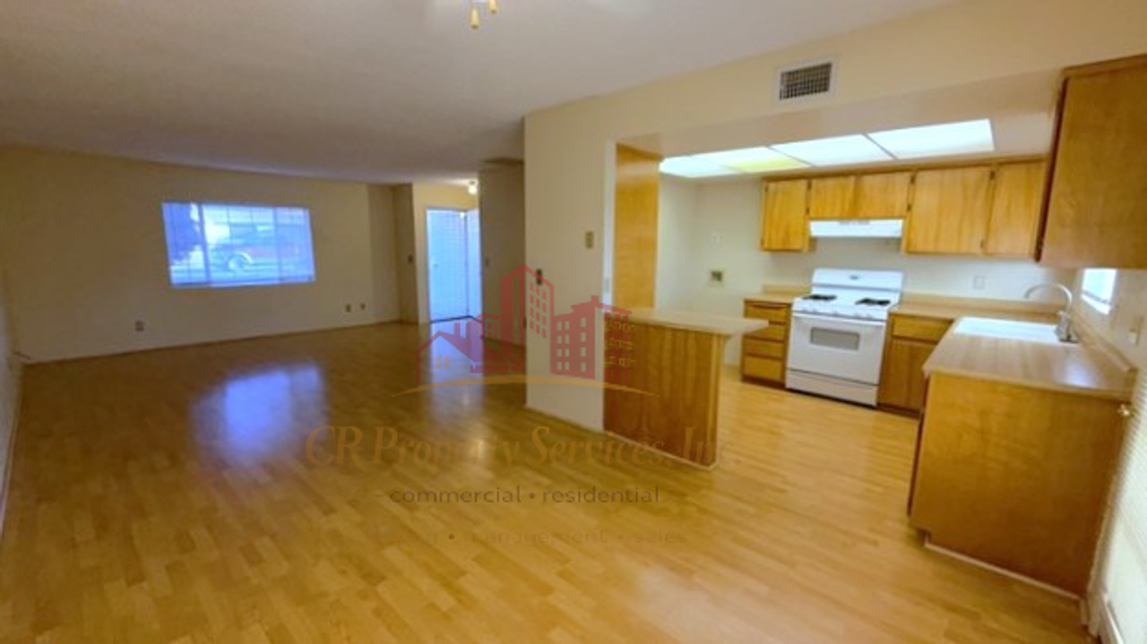982 Shadow Crest Way - Photo 5 of 15