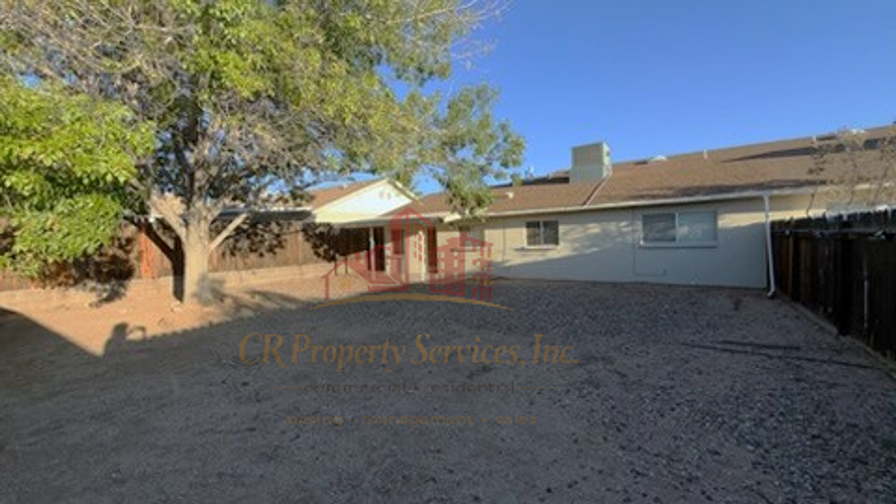 982 Shadow Crest Way - Photo 6 of 15