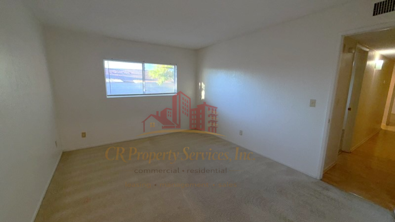 982 Shadow Crest Way - Photo 7 of 15