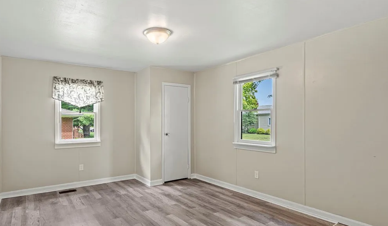 157 Lawnview Ave - Photo 4 of 20