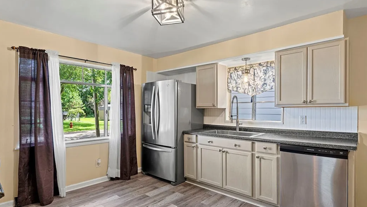 157 Lawnview Ave - Photo 6 of 20