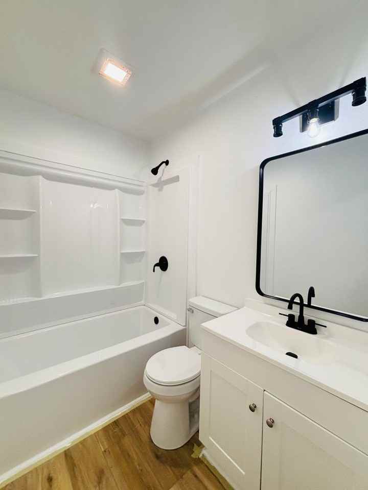 Dreher Apartments - Photo 4 of 7