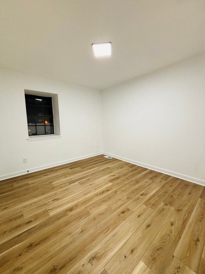 Dreher Apartments - Photo 6 of 7