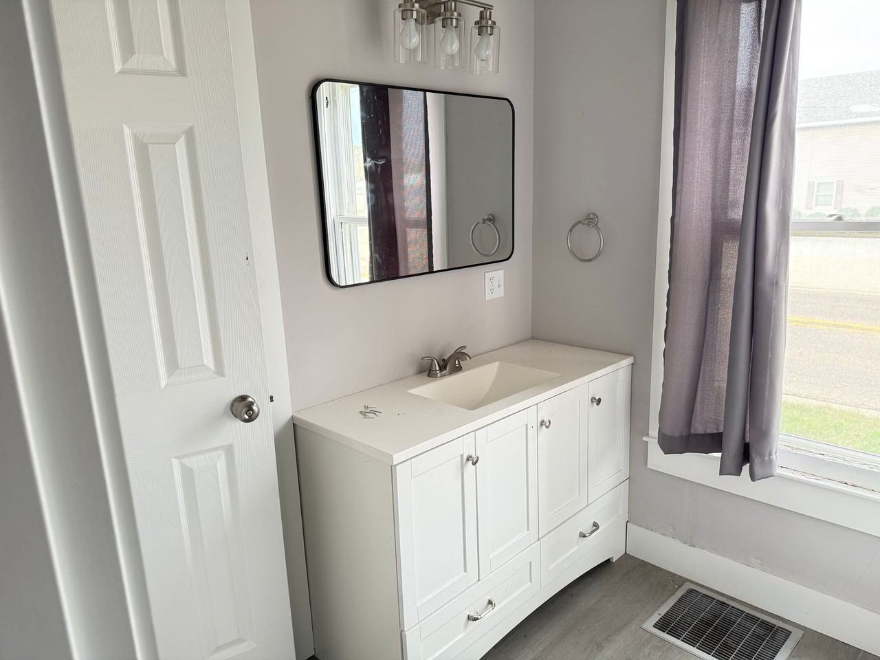103 N Walnut St - Photo 7 of 10