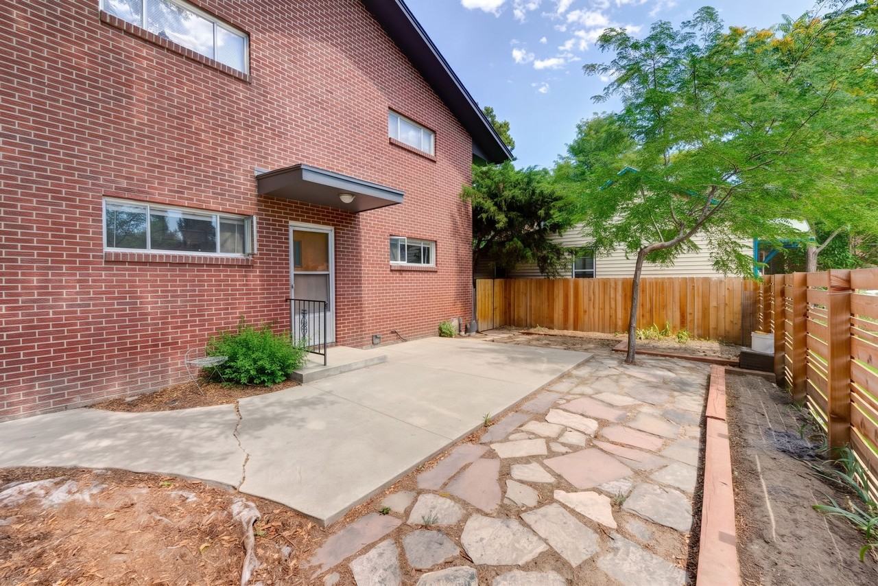 1811 Walnut St. - Photo 4 of 39
