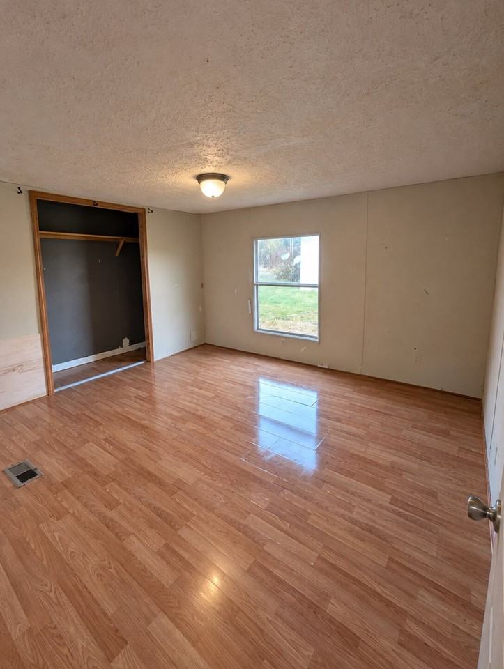 693 Joyner Loop - Photo 3 of 6