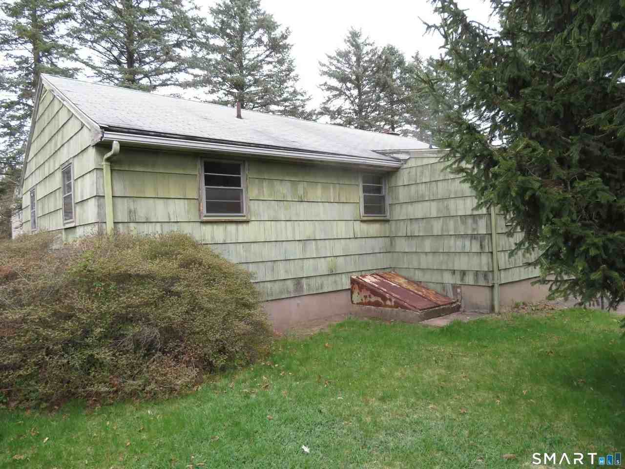 130 Woodland St - Photo 4 of 6
