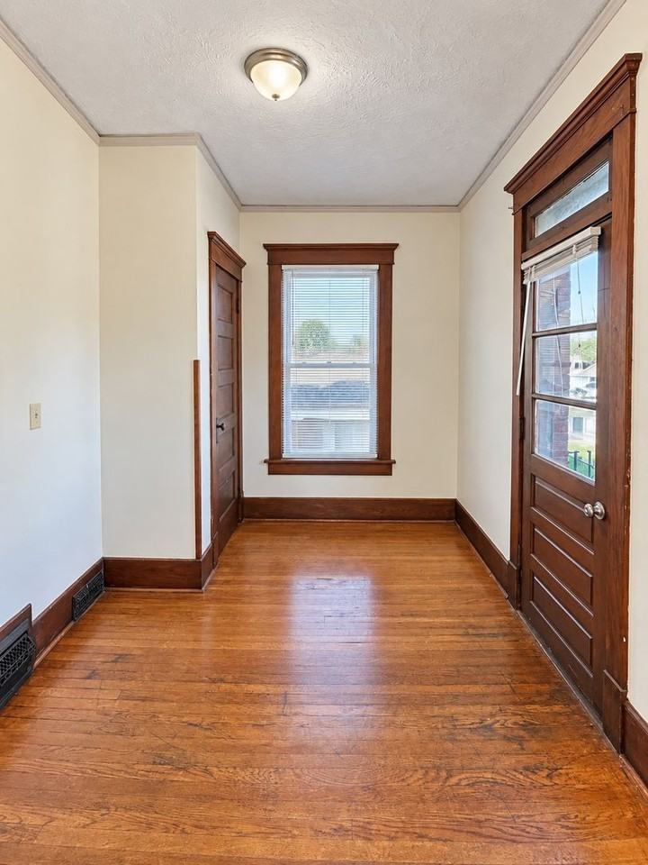 2421 Poppleton Ave - Photo 2 of 30