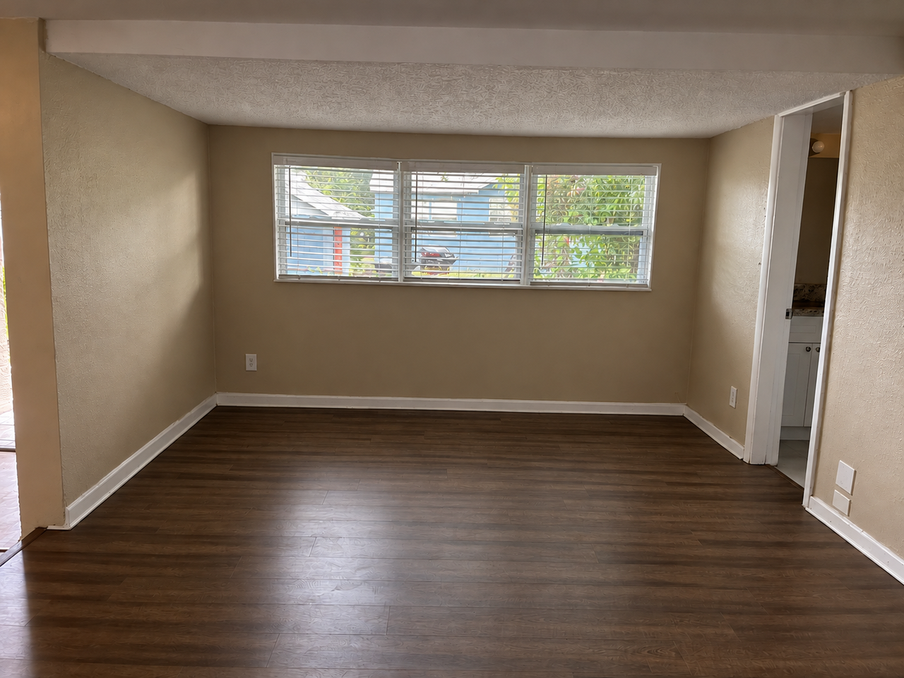 1720 Granville Ct S - Photo 6 of 8