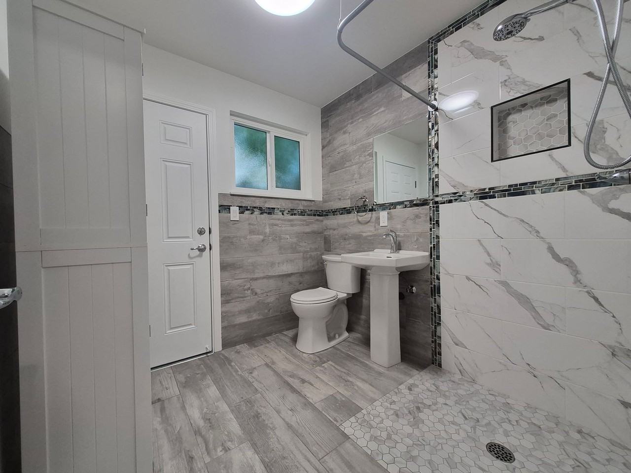 1390 Harker Ave - Photo 7 of 27