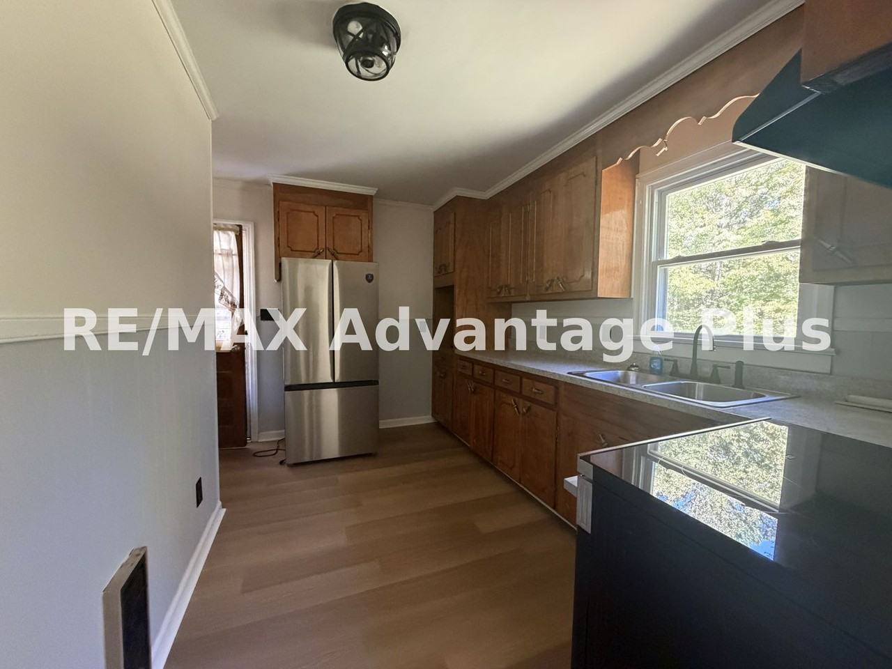 4928 Dixie Hill Rd - Photo 3 of 17