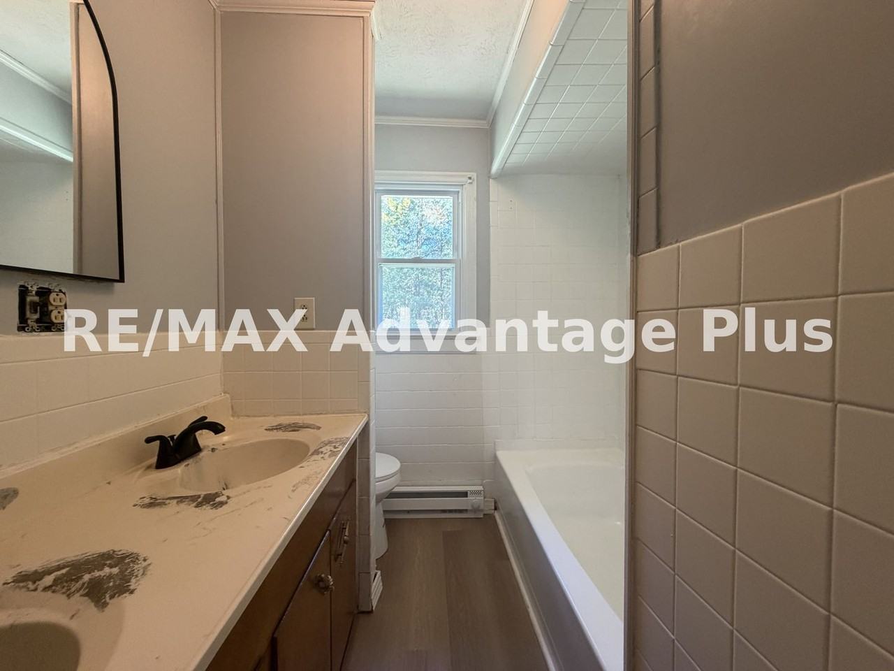 4928 Dixie Hill Rd - Photo 6 of 17