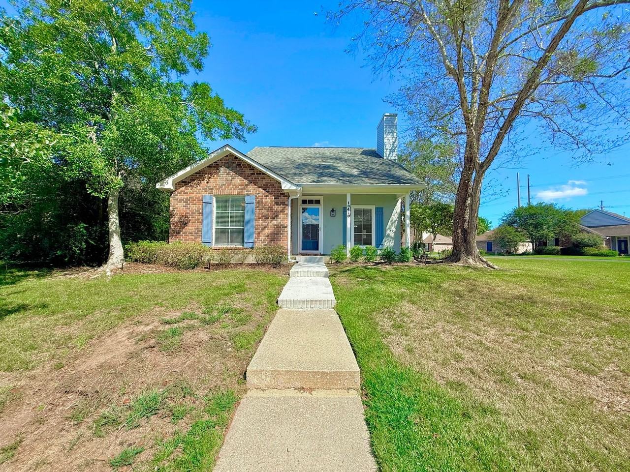 18410 Lakefield Ave - Photo 2 of 32