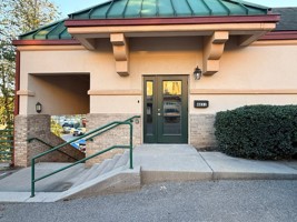 featured image of 4831 Fountain View Way