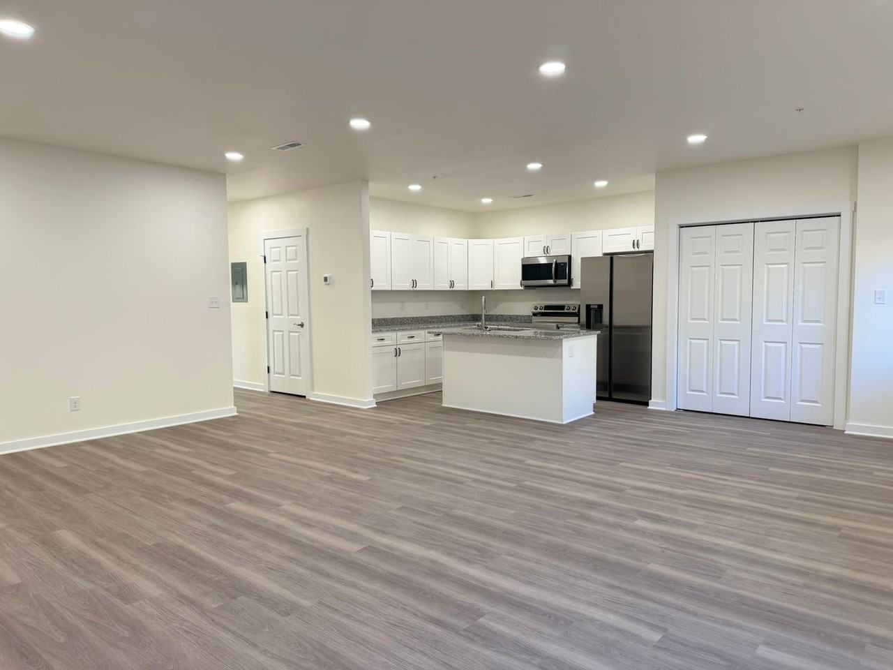 4831 Fountain View Way - Photo 2 of 19