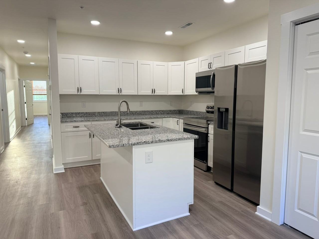 4831 Fountain View Way - Photo 6 of 19