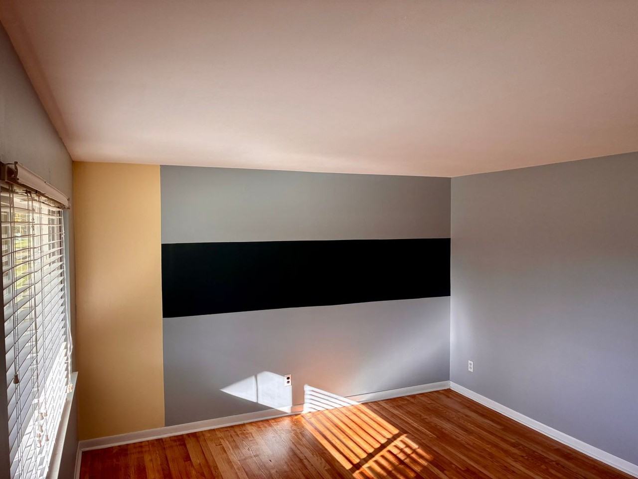 77 Ruth Dr - Photo 2 of 17