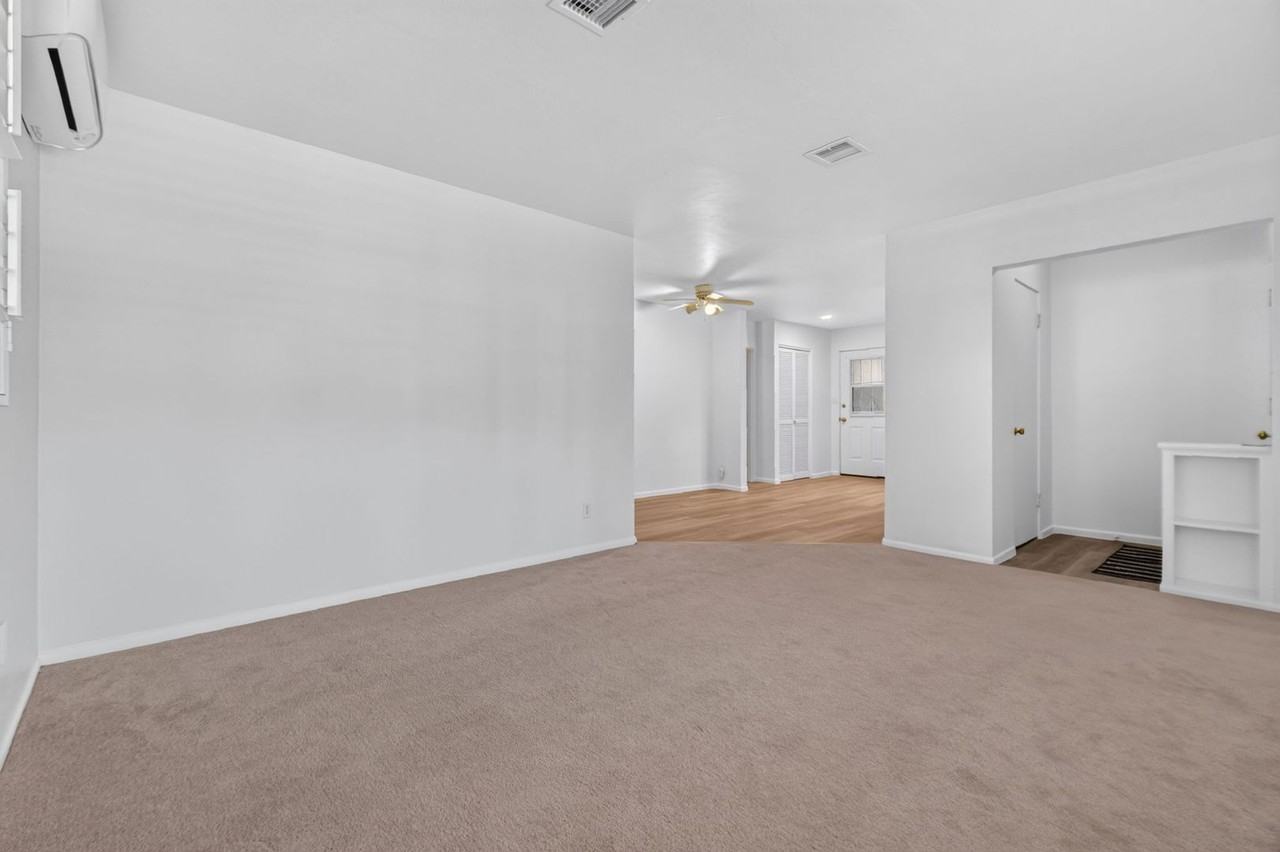 708 Country Club Dr - Photo 4 of 39
