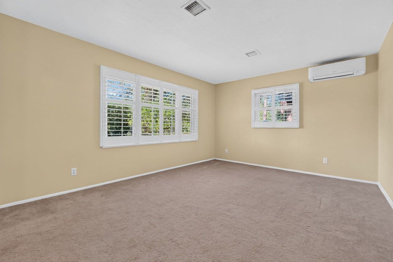 708 Country Club Dr - Photo 6 of 39