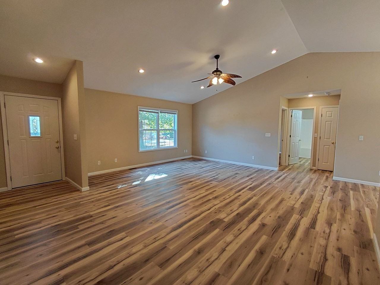 20901 Lacombe Rd - Photo 2 of 15
