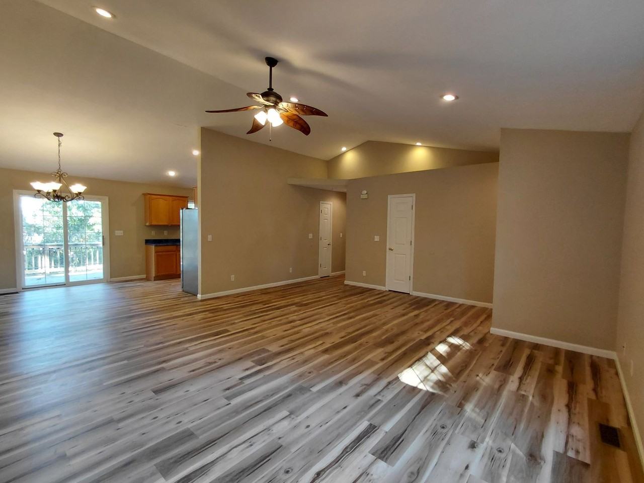 20901 Lacombe Rd - Photo 3 of 15