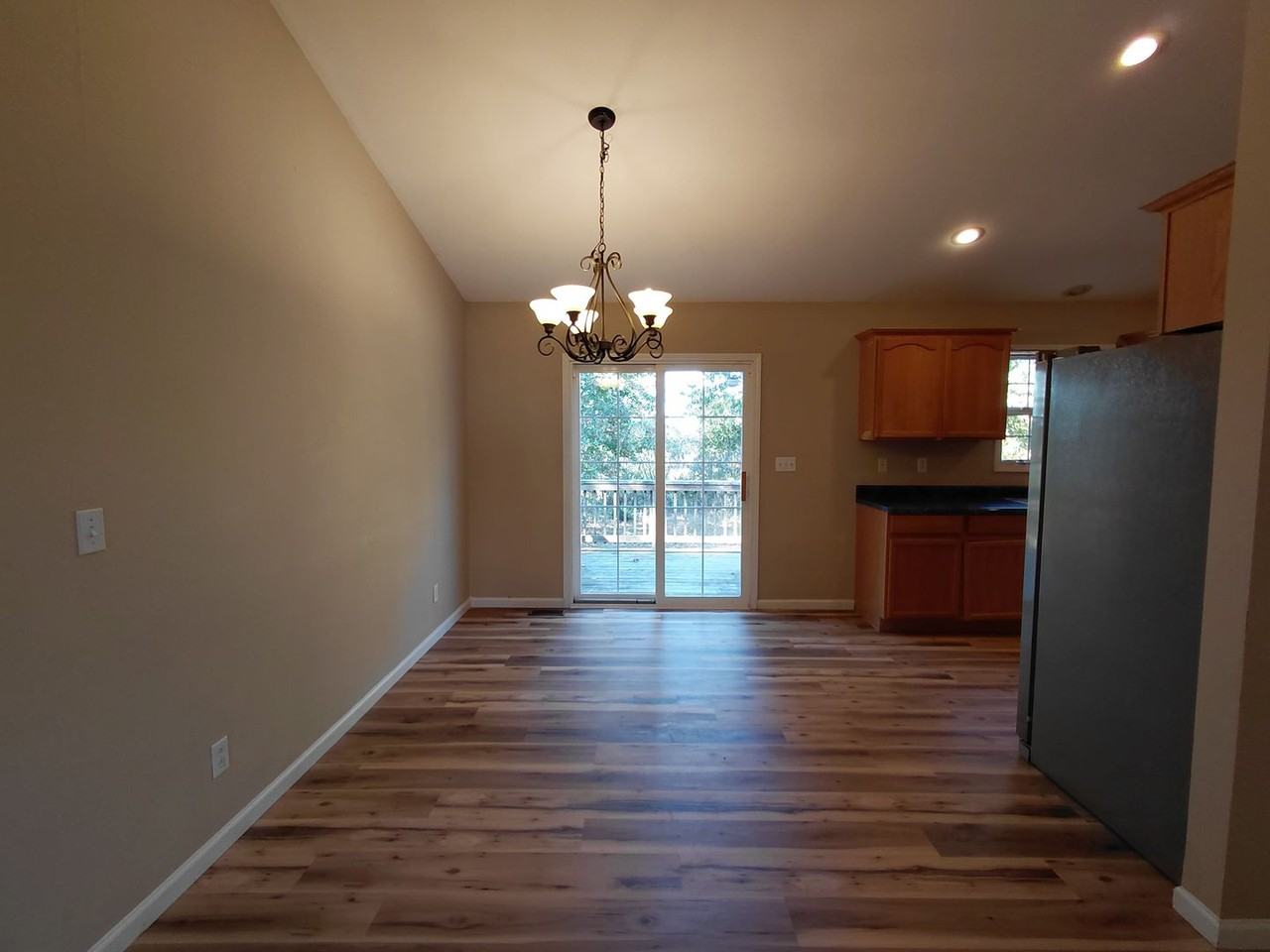 20901 Lacombe Rd - Photo 4 of 15