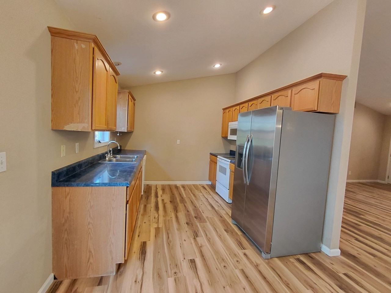 20901 Lacombe Rd - Photo 5 of 15
